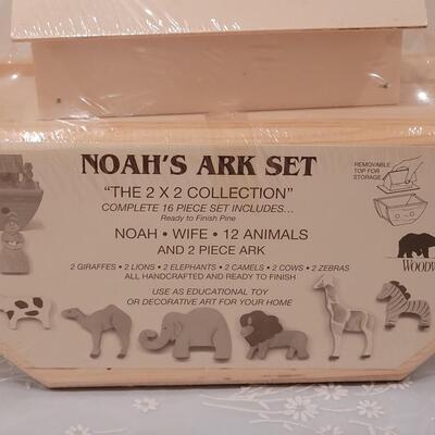 Lot 93: New Wood Noah's Ark Set