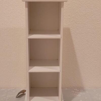 Lot 94: Small Shelf 