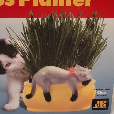 Lot 95: Chia Cat Grass Planter