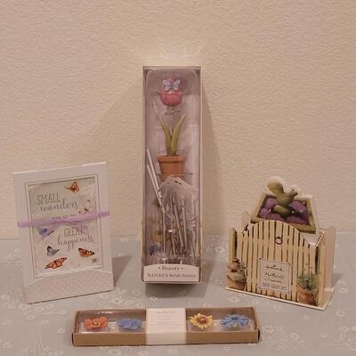 Lot 100: New Marjolein Bastin Deco Frame, Windchime, Notepad and Magnets