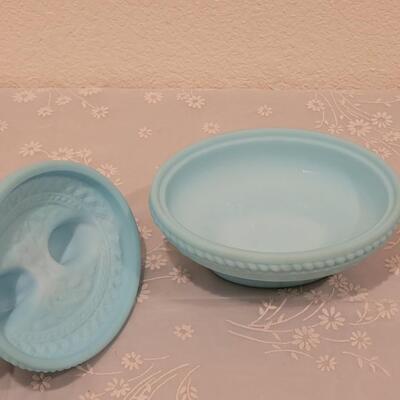 Lot 101: Vintage Blue Bird Covered Candy Dish 