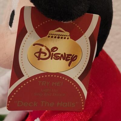 Lot 102: Animated Mickey and Animated Sledding Minnie 