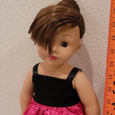 Lot 103: (2) Madame Alexander Dolls 