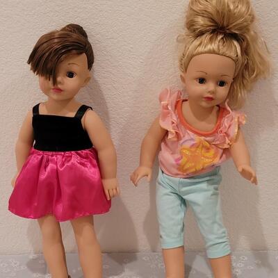 Lot 103: (2) Madame Alexander Dolls 