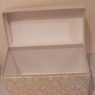 Lot 114: New Hallmark Card Storage Box with Organizer Set and MANY Hallmark Cards #2