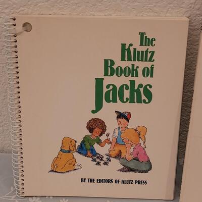 Lot 131: The Klutz Yo-Yo Book, Book of Jack's and East yo Make Old Fashioned Toys
