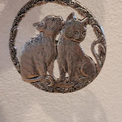 Lot 171: Whispering Winds Pewter Cat Wind Chime 