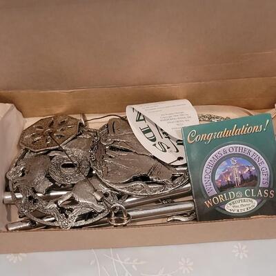 Lot 171: Whispering Winds Pewter Cat Wind Chime 