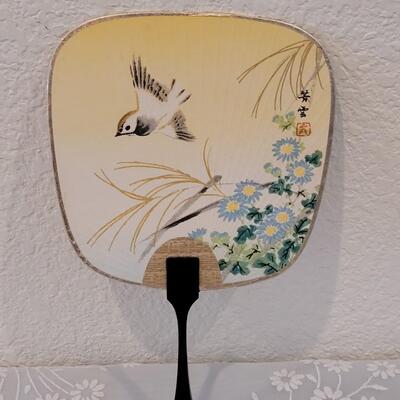 Lot 184: Vintage Asian Fans