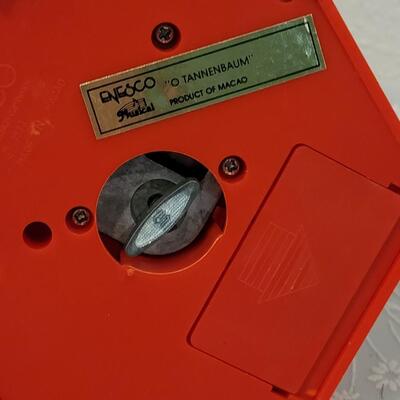 Lot 197: Vintage Enesco & Other Christmas Music Box