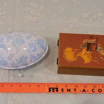 Lot 200: Vintage Trinket Box and Hallmark Metal Music Box Egg