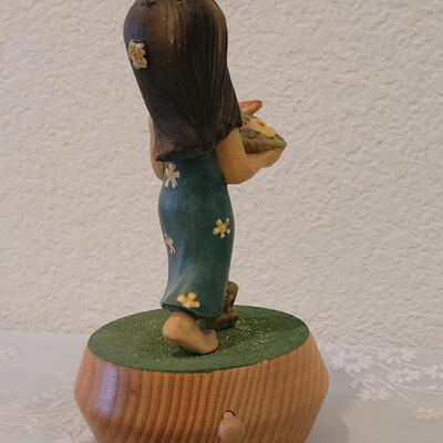 Lot 203: Vintage ANRI Music Box 