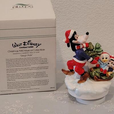 Lot 211: New Vintage Schmid Walt Disney Music Box