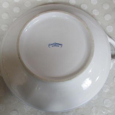 Nippon Covered Casserole Blue and White Floral Marked Royal Nippon Sametukes