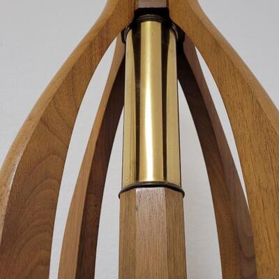 Lot 237: Vintage 29" Tall Mid Century Modern Table Lamp 