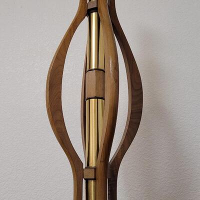 Lot 237: Vintage 29" Tall Mid Century Modern Table Lamp 