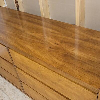 Lot 244: Vintage LANE Mid Century Modern Dresser w/ Mirror 58" x 18" x 29" / 42.5" x 28" Mirror