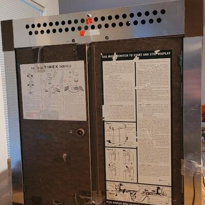 Lot 248: Vintage TIMEX Display Cabinet w/ Lights and Moving Shelves - TESTED A+