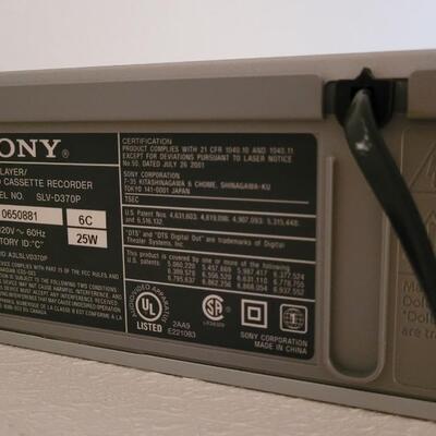 Lot 250: Vintage SONY SLV-D370P DVD PLAYER VIDEO CASSETTE RECORDER 