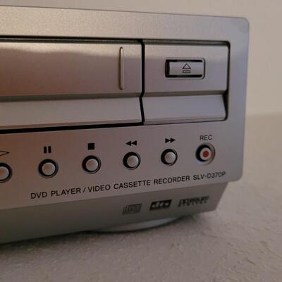 Lot 250: Vintage SONY SLV-D370P DVD PLAYER VIDEO CASSETTE RECORDER 