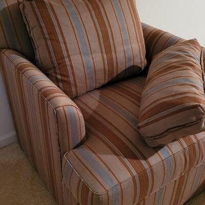 Lot 252: Vintage TOUCHSTONE Chair w/ Ottoman 40" x 36" x 36" (Ottoman is 33" x 25" x 17")