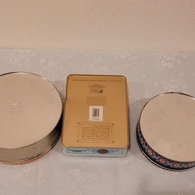 Lot 257: Vintage Oreo, Norman Rockwell and Amish Scene Tins