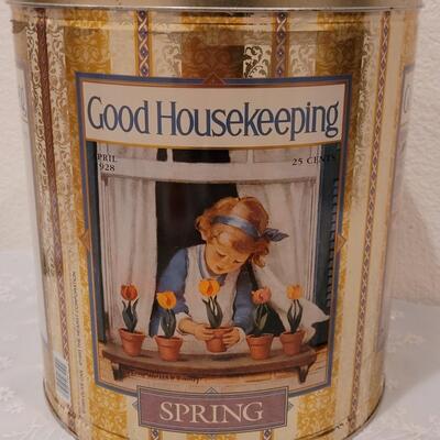 Lot 258: Vintage Mini Magnet Cans and Good Housekeeping 4 Seasons (popcorn size) Tin