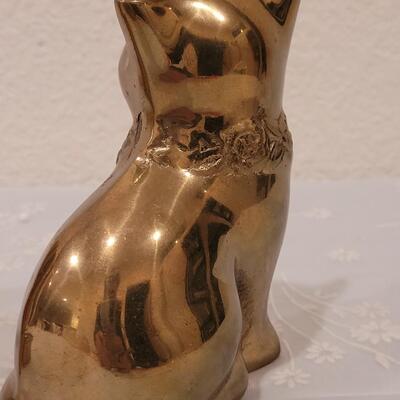 Lot 263: Vintage Brass Cat and Eddie Bauer Oil Lamp
