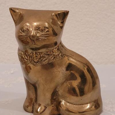 Lot 263: Vintage Brass Cat and Eddie Bauer Oil Lamp