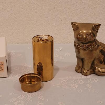Lot 263: Vintage Brass Cat and Eddie Bauer Oil Lamp