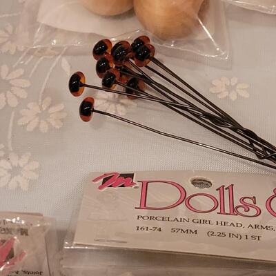 Lot 264: Doll Making Lot