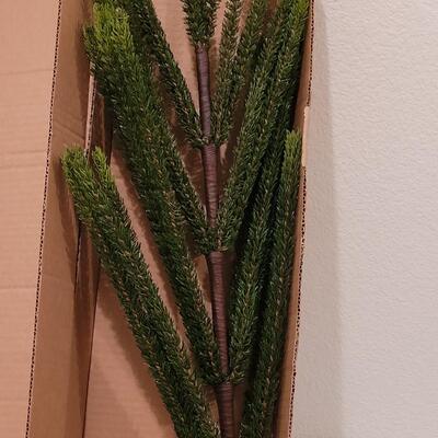 Lot 266: New Snowbabies Ornament Tree (Ornaments not included)