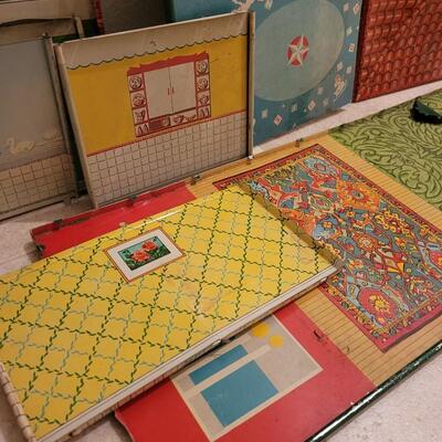 Lot 288: Vintage 1950s Marx Metal Tin Litho Dollhouse Suburban Colonial (missing Chimney Piece)