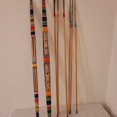 Lot 289:  2 Bows and 6 Arrows