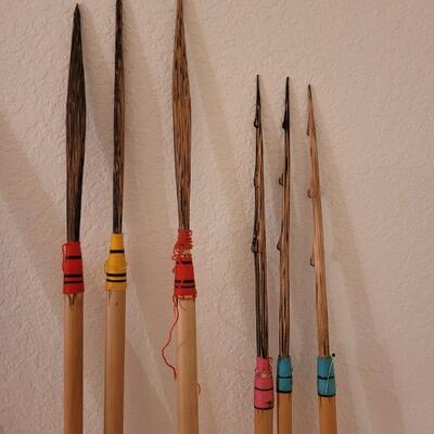 Lot 289:  2 Bows and 6 Arrows