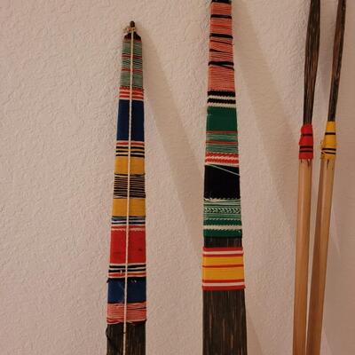 Lot 289:  2 Bows and 6 Arrows