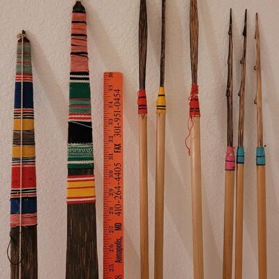 Lot 289:  2 Bows and 6 Arrows