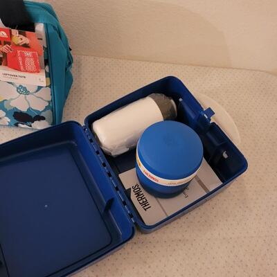 Lot 294: New Lunch Boxes