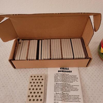 Lot 295: BBQ Grill Dominos & Burger Dip Dish