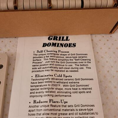 Lot 295: BBQ Grill Dominos & Burger Dip Dish