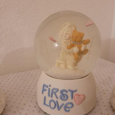 Lot 312: Snowbabies Snow Globes (5)