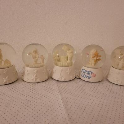 Lot 312: Snowbabies Snow Globes (5)