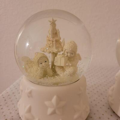 Lot 314: Snowbabies Water Globes (5)