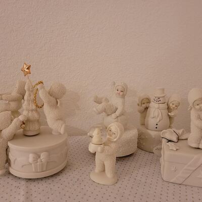 Lot 316: Snowbabies Music Boxes and Others