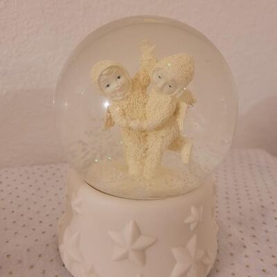 Lot 317: (5) Snowbabies Water Globes