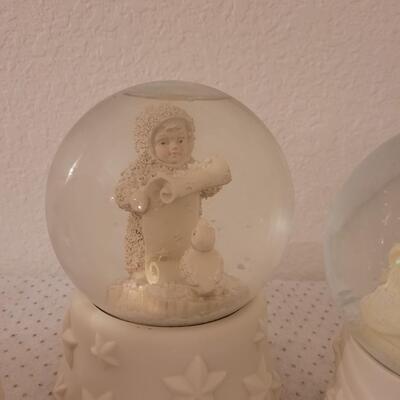 Lot 317: (5) Snowbabies Water Globes