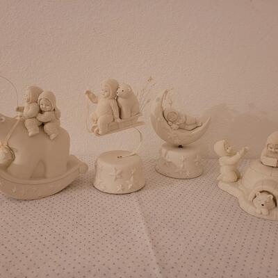 Lot 318: Snowbabies Lot (4)