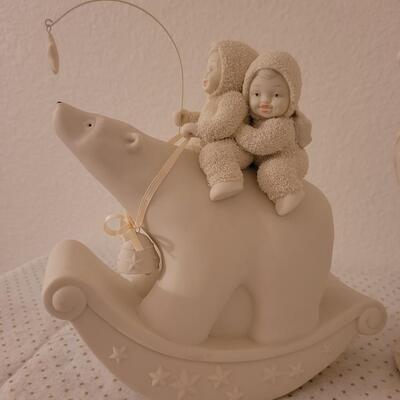 Lot 318: Snowbabies Lot (4)
