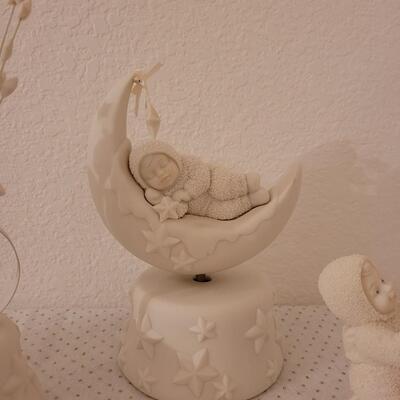 Lot 318: Snowbabies Lot (4)