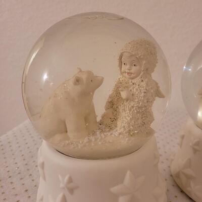 Lot 319: Snowbabies Water Globes (5(